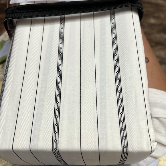 NWT Ralph Lauren Williamsburg Muse Bed skirt . Quinn size - Picture 4 of 4